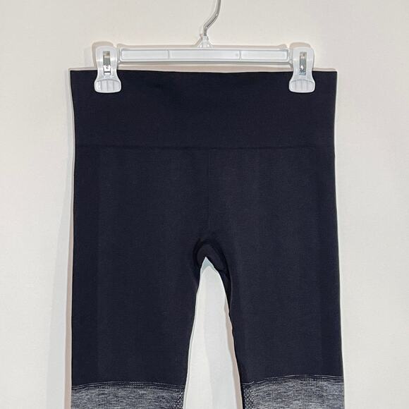 Lululemon Seamlessly Street Black Gray Heather Ombre Cropped Leggings Womens 6 - Picture 8 of 9